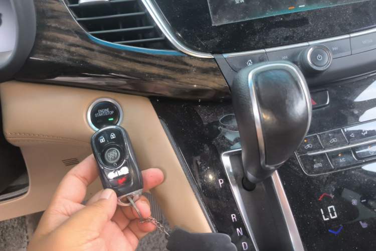Used Buick GL8 2017 ES 28T Luxury Model China V Standard Vehicle Key