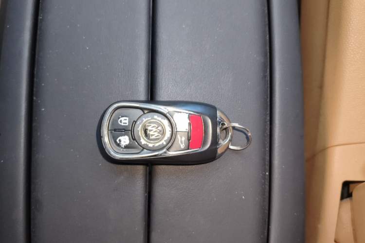 Used Buick GL8 2017 ES 28T Luxury Model China V Standard Vehicle Key
