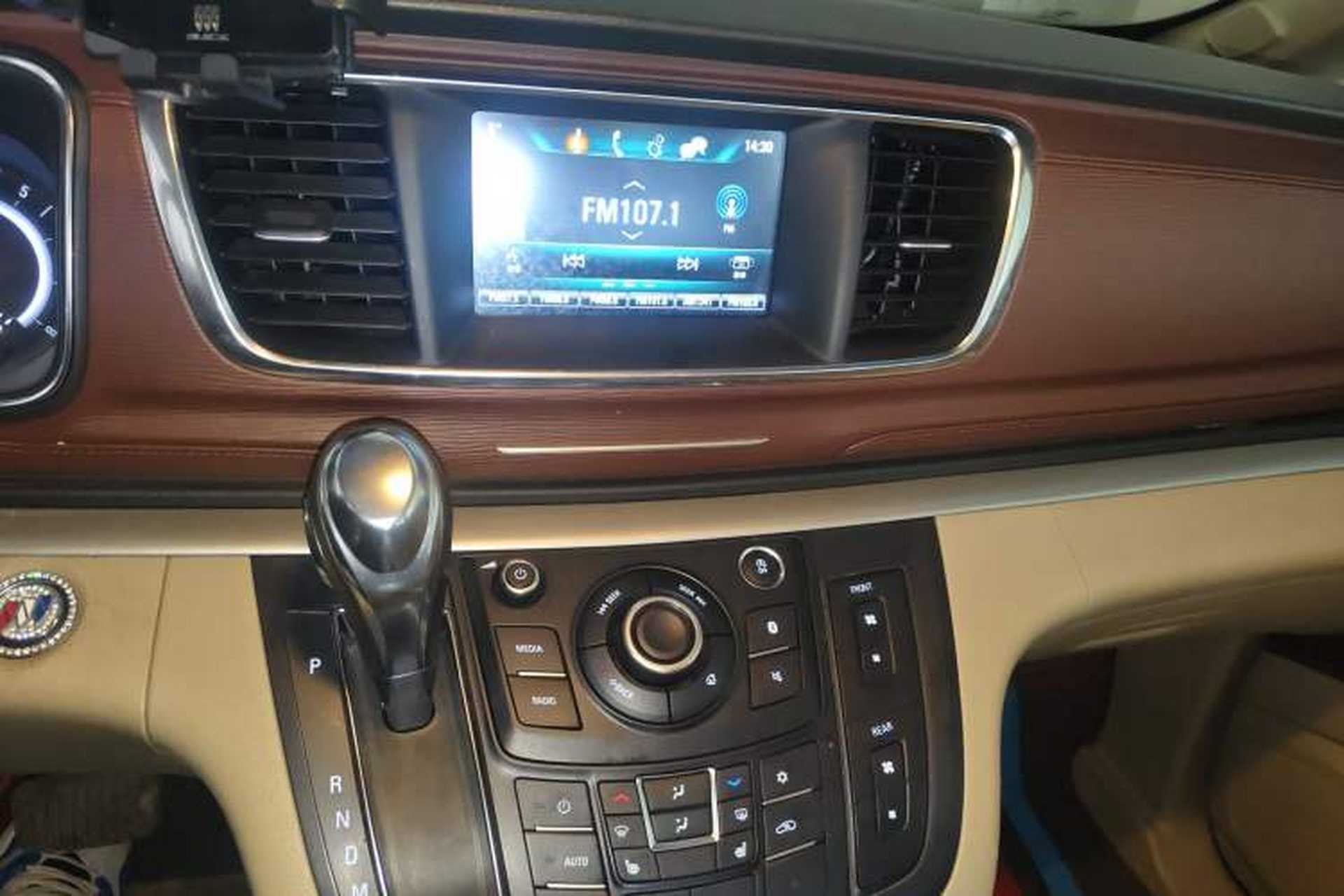 Used Buick GL8 2017 25S Prestige Version China V Standard Audio And AC Panel