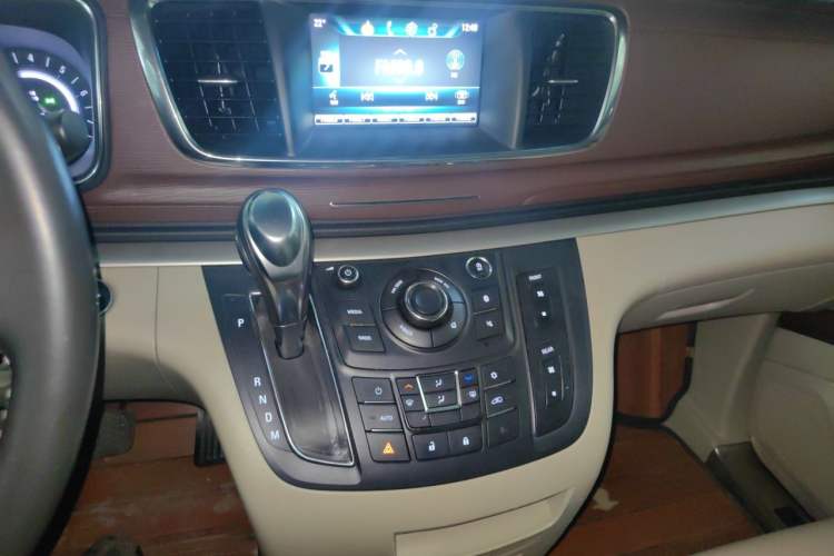 Used Buick GL8 2017 25S Luxury Version China V Standard Audio And AC Panel