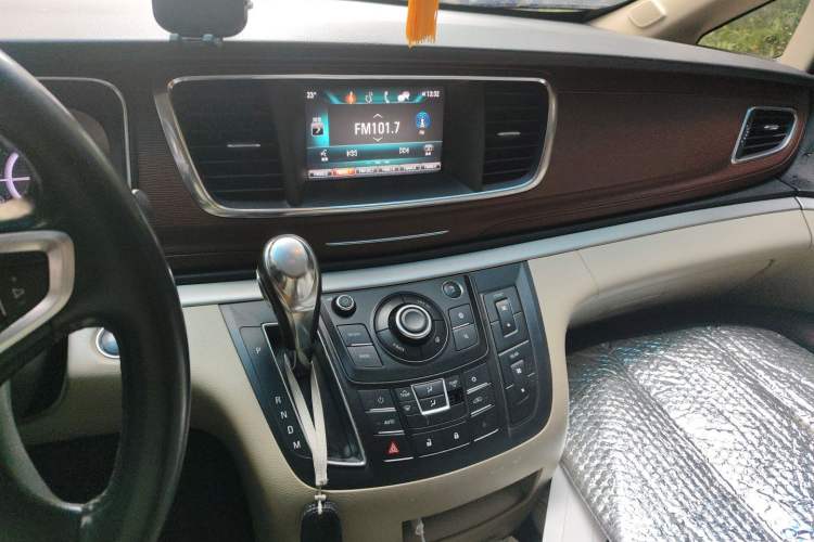 Used Buick GL8 2017 25S Luxury Version China V Standard Audio And AC Panel
