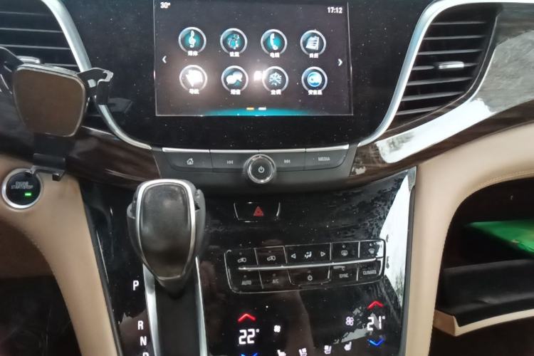 Used Buick GL8 2017 ES 28T Flagship Model China V Standard Audio And AC Panel