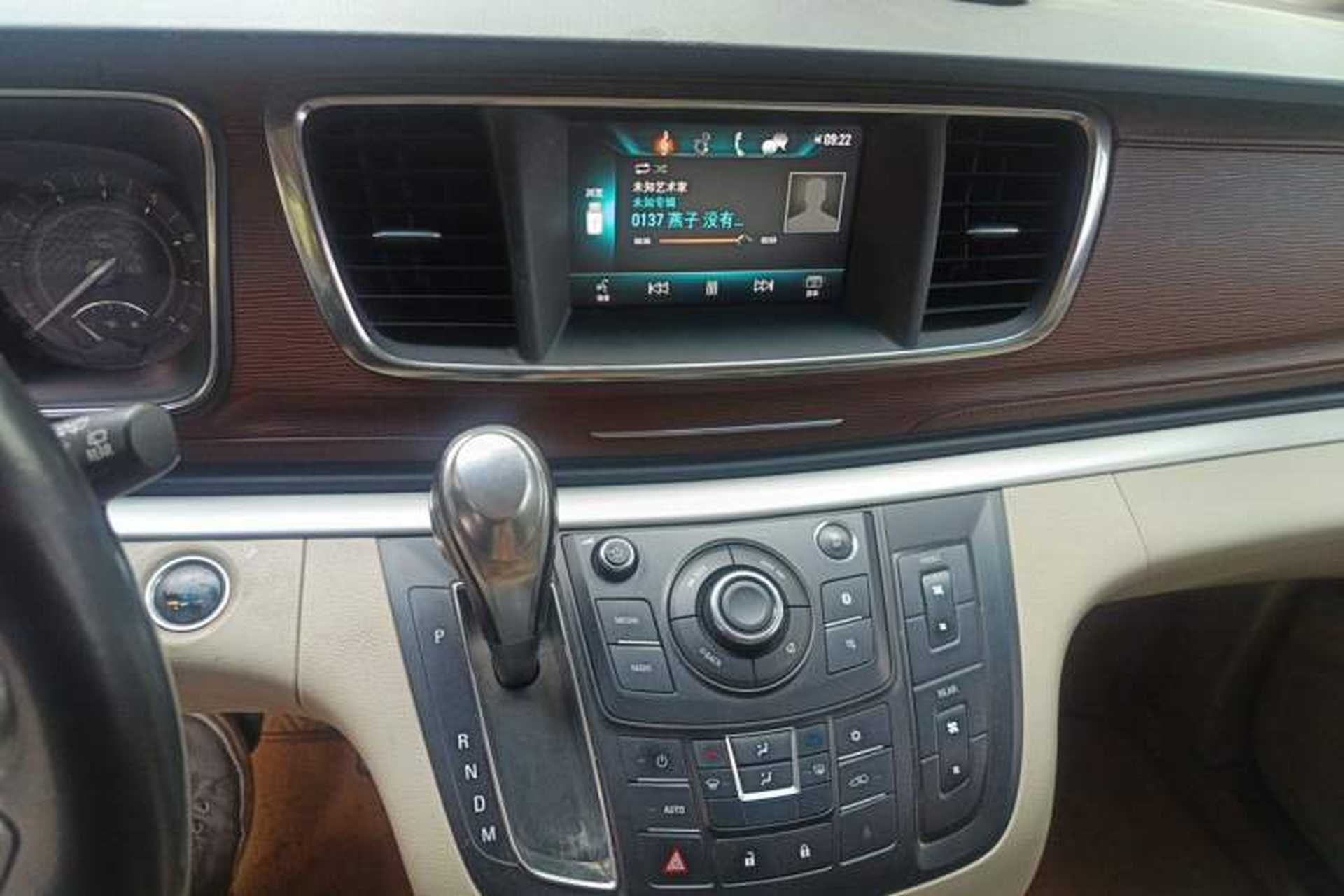 Used Buick GL8 2017 25S Luxury Version China V Standard Audio And AC Panel