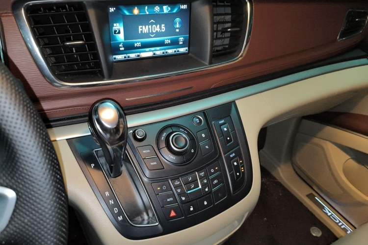 Used Buick GL8 2017 25S Prestige Version China V Standard Audio And AC Panel