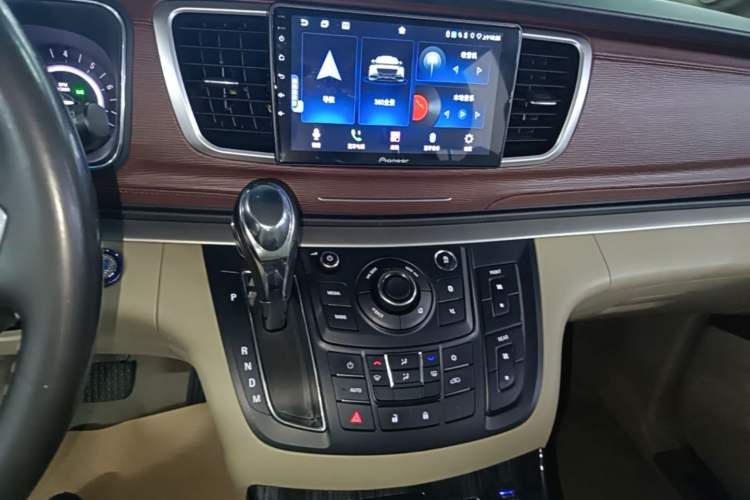 Used Buick GL8 2017 25S Luxury Version China V Standard Audio And AC Panel