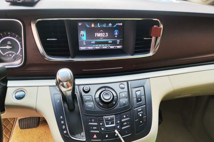 Used Buick GL8 2017 25S Prestige Version China V Standard Audio And AC Panel