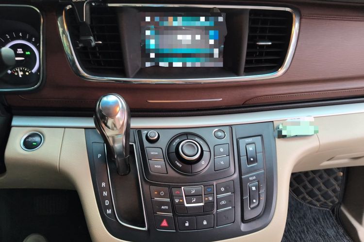 Used Buick GL8 2017 25S Luxury Version China V Standard Audio And AC Panel