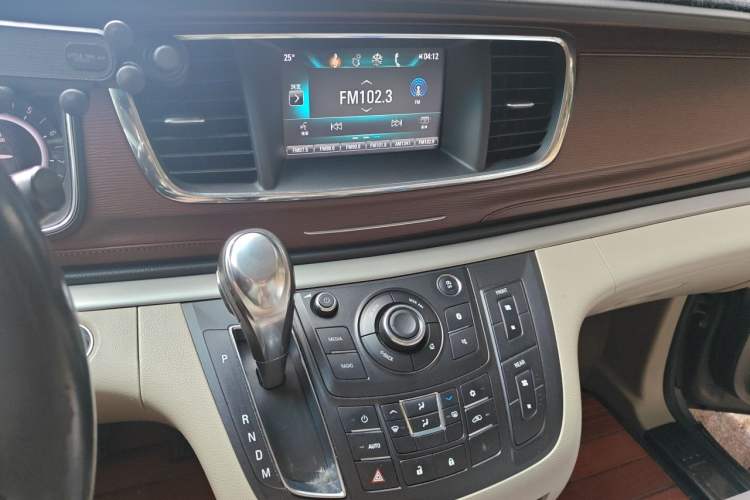 Used Buick GL8 2017 25S Luxury Version China V Standard Audio And AC Panel