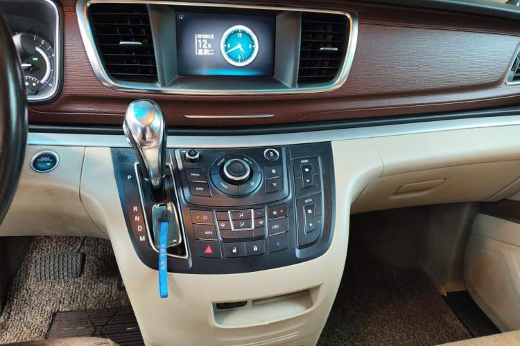 Used Buick GL8 2017 25S Luxury Version China V Standard Audio And AC Panel