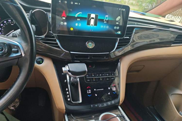 Used Buick GL8 2017 ES 28T Luxury Model China V Standard Audio And AC Panel