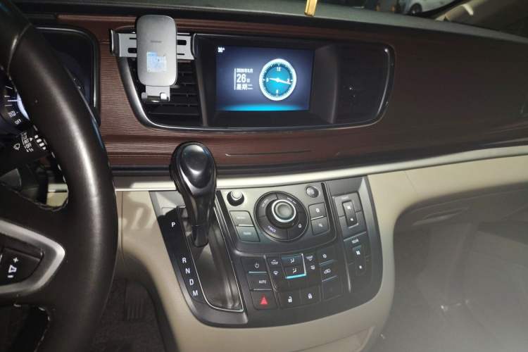 Used Buick GL8 2017 25S Comfort Version China V Standard Audio And AC Panel