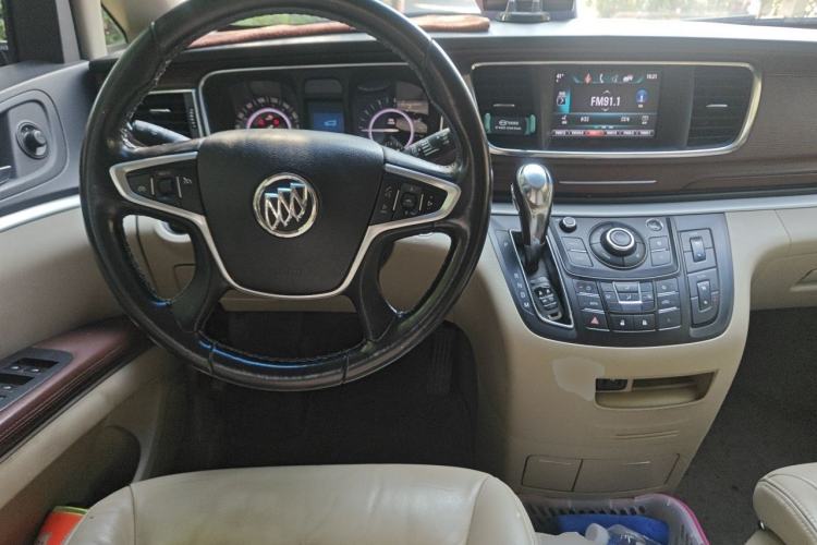 Used Buick GL8 2017 25S Prestige Version China V Standard Center Console