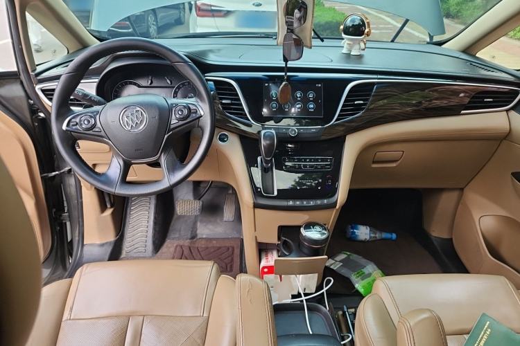 Used Buick GL8 2017 ES 28T Luxury Model China V Standard Center Console