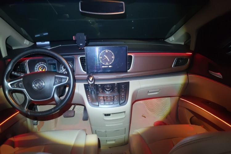 Used Buick GL8 2017 25S Luxury Version China V Standard Center Console
