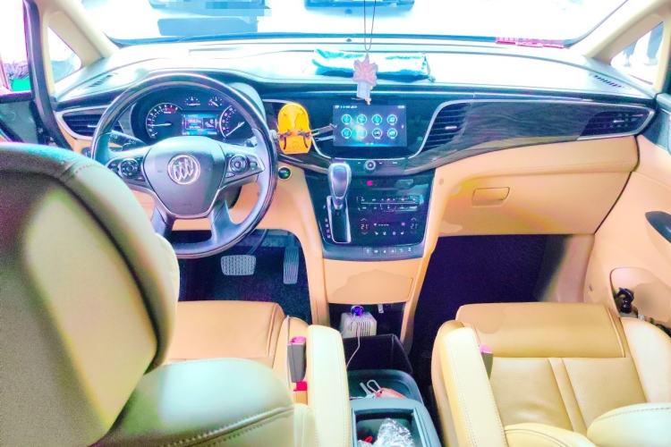 Used Buick GL8 2017 ES 28T Flagship Model China V Standard Center Console