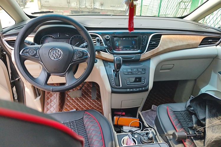 Used Buick GL8 2017 ES 28T Comfort Model China V Standard Center Console