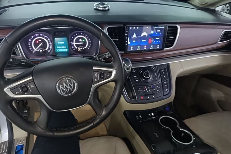 Used Buick GL8 2017 25S Luxury Version China V Standard Center Console