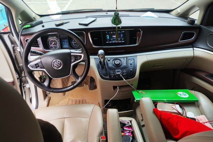 Used Buick GL8 2017 25S Prestige Version China V Standard Center Console