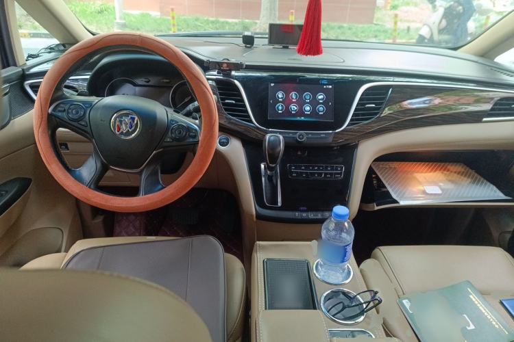 Used Buick GL8 2017 ES 28T Luxury Model China V Standard Center Console