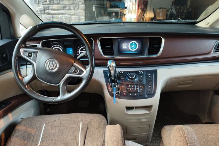 Used Buick GL8 2017 25S Luxury Version China V Standard Center Console