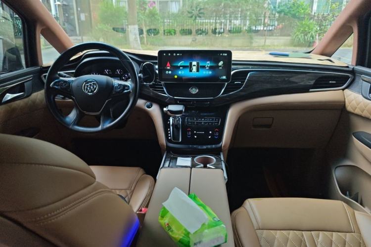 Used Buick GL8 2017 ES 28T Luxury Model China V Standard Center Console