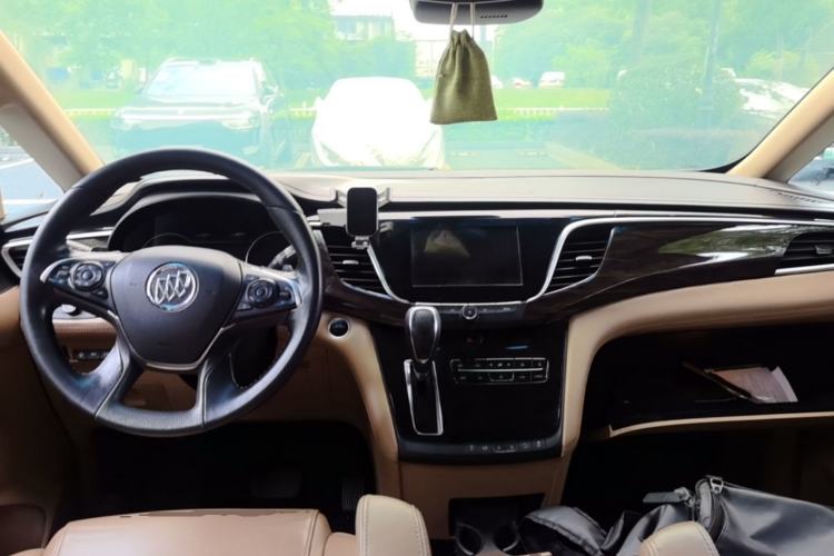 Used Buick GL8 2017 ES 28T Flagship Model China V Standard Center Console