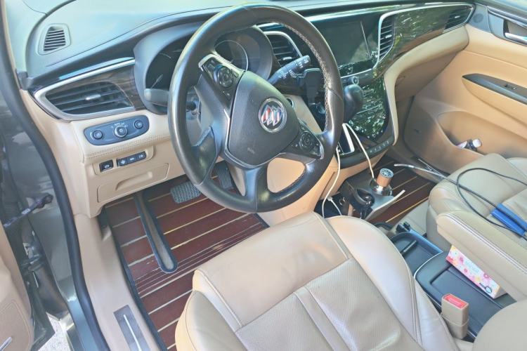 Used Buick GL8 2017 ES 28T Flagship Model China V Standard Center Console