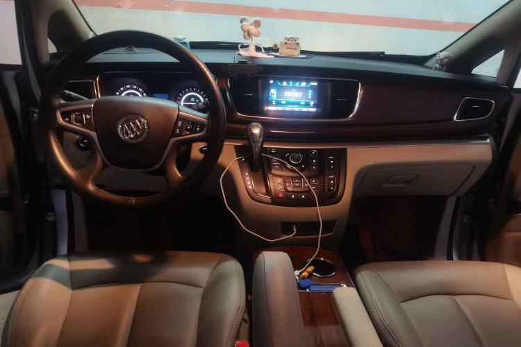 Used Buick GL8 2017 25S Comfort Version China V Standard Center Console