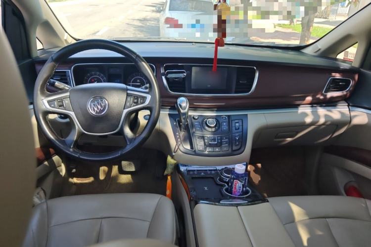Used Buick GL8 2017 25S Luxury Version China V Standard Center Console