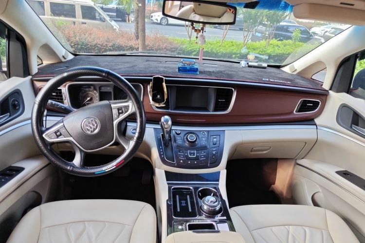 Used Buick GL8 2017 25S Luxury Version China V Standard Center Console