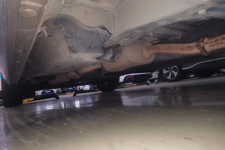 Used Buick GL8 2017 25S Comfort Version China V Standard Chassis Front Right