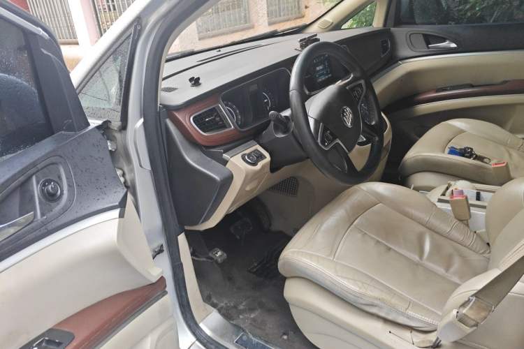 Used Buick GL8 2017 25S Luxury Version China V Standard Driver Seat