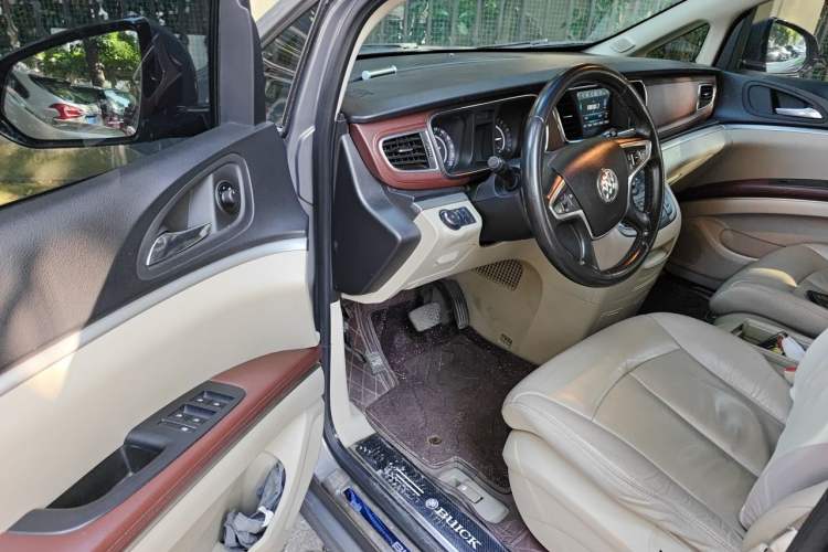 Used Buick GL8 2017 25S Luxury Version China V Standard Driver Seat