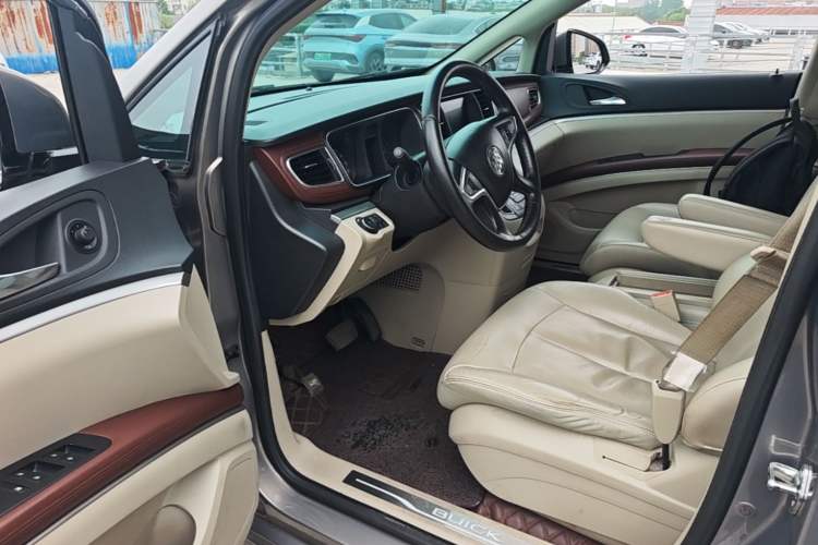Used Buick GL8 2017 25S Prestige Version China V Standard Driver Seat
