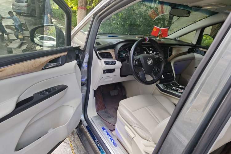 Used Buick GL8 2017 ES 28T Comfort Model China V Standard Driver Seat
