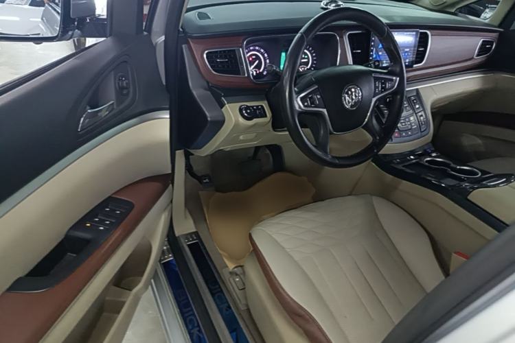 Used Buick GL8 2017 25S Luxury Version China V Standard Driver Seat