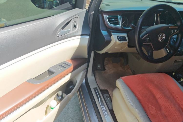 Used Buick GL8 2017 25S Prestige Version China V Standard Driver Seat