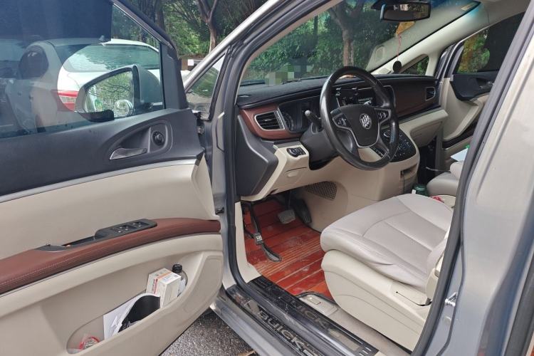 Used Buick GL8 2017 25S Luxury Version China V Standard Driver Seat