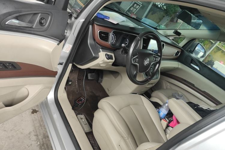 Used Buick GL8 2017 25S Comfort Version China V Standard Driver Seat