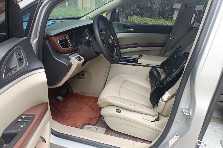 Used Buick GL8 2017 25S Comfort Version China V Standard Driver Seat