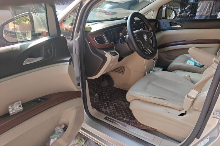 Used Buick GL8 2017 25S Prestige Version China V Standard Driver Seat
