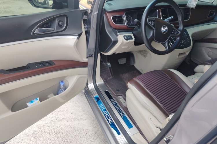 Used Buick GL8 2017 25S Luxury Version China V Standard Driver Seat