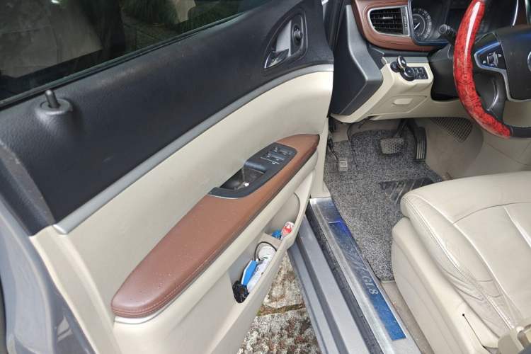 Used Buick GL8 2017 25S Luxury Version China V Standard Driver Seat