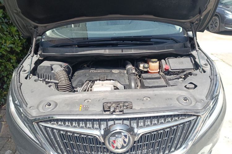 Used Buick GL8 2017 ES 28T Comfort Model China V Standard Engine Bay