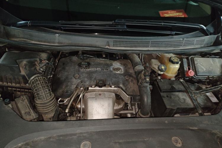 Used Buick GL8 2017 ES 28T Luxury Model China V Standard Engine Bay