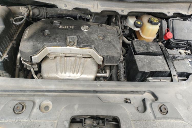 Used Buick GL8 2017 25S Luxury Version China V Standard Engine Bay