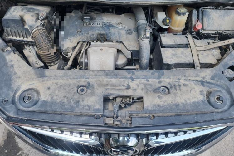 Used Buick GL8 2017 ES 28T Luxury Model China V Standard Engine Bay