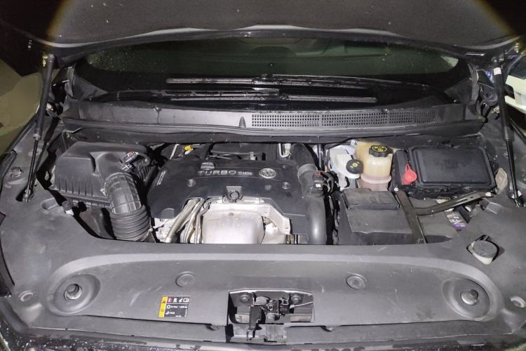 Used Buick GL8 2017 ES 28T Comfort Model China V Standard Engine Bay