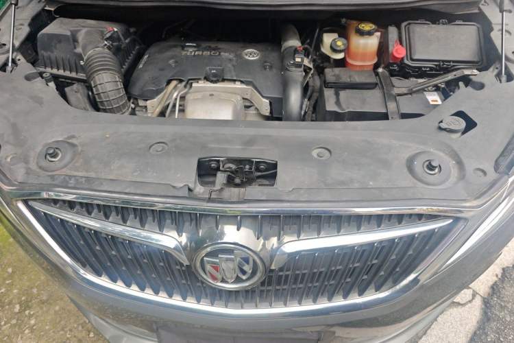 Used Buick GL8 2017 ES 28T Premium Version China V Standard Engine Bay