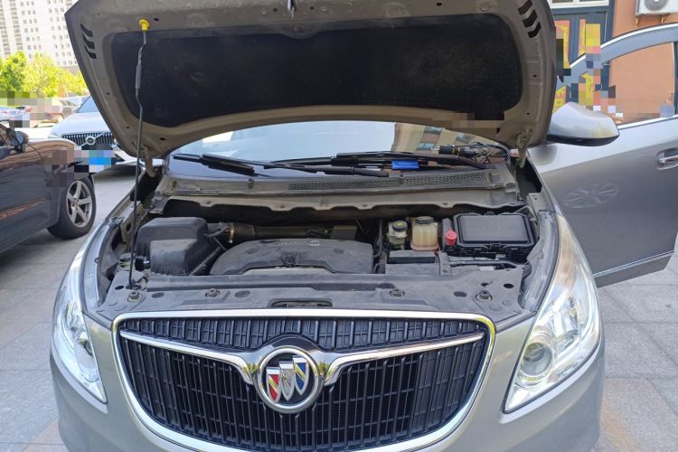 Used Buick GL8 2017 25S Luxury Version China V Standard Engine Bay